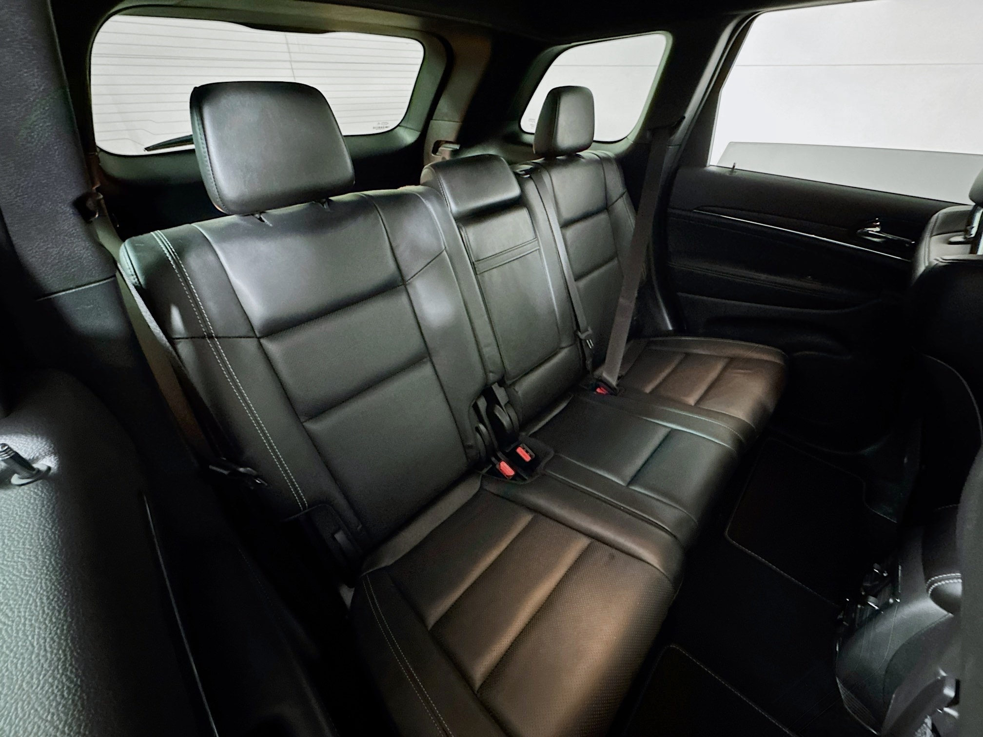 Vehicle image 27 of 32