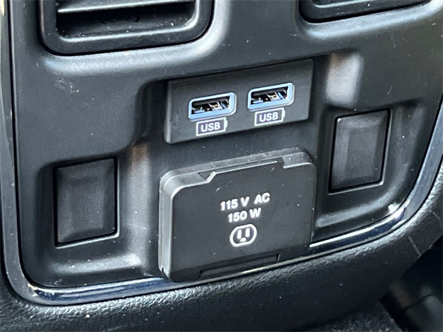 Vehicle image 19 of 34