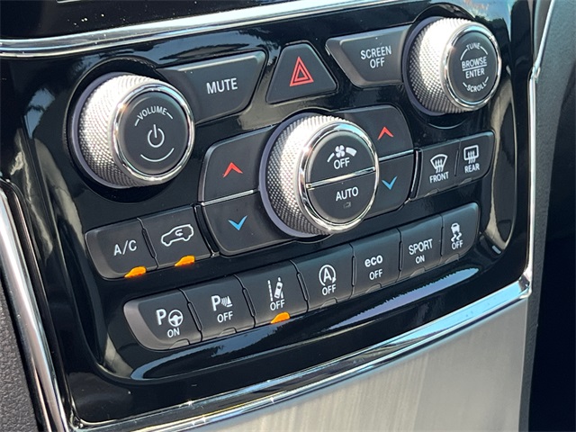 Vehicle image 20 of 34