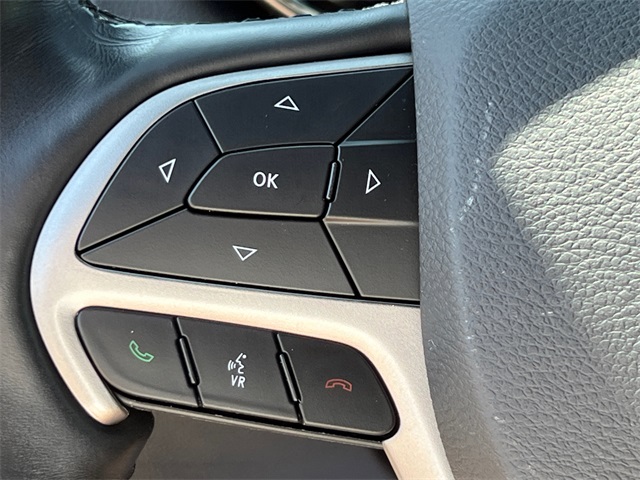 Vehicle image 27 of 34