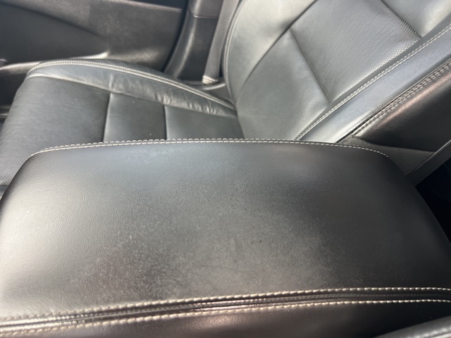 Vehicle image 17 of 32