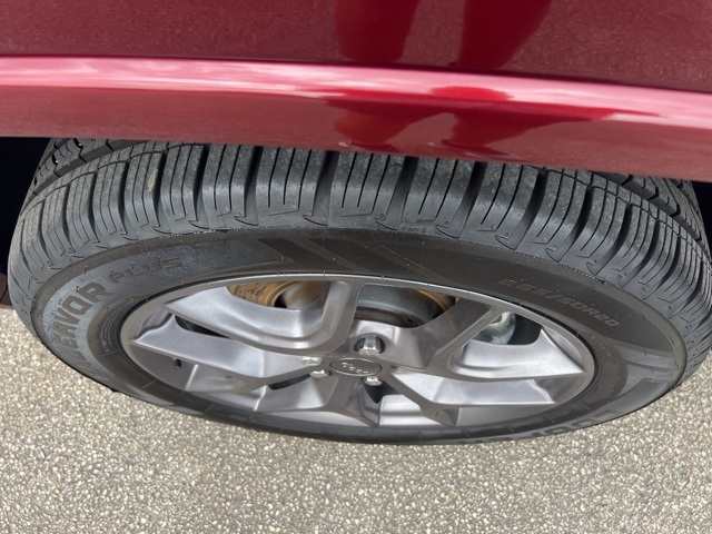 Vehicle image 8 of 32
