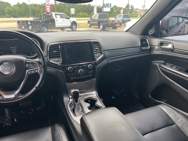Vehicle image 22 of 32