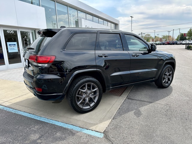 Vehicle image 4 of 38