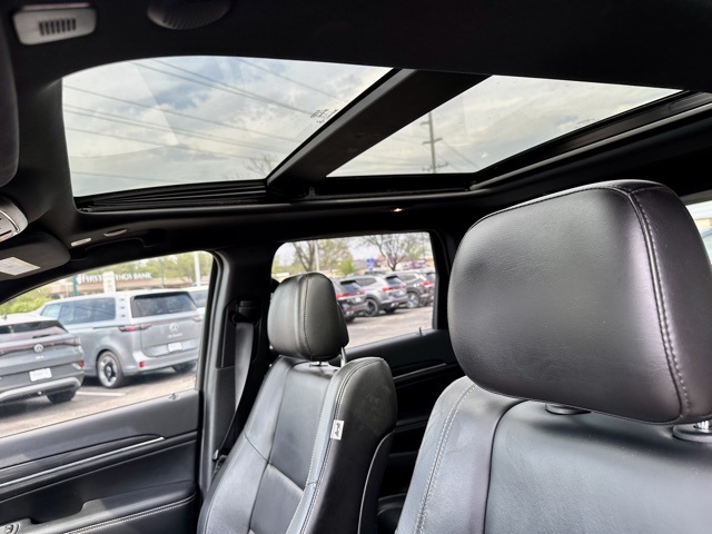 Vehicle image 16 of 38