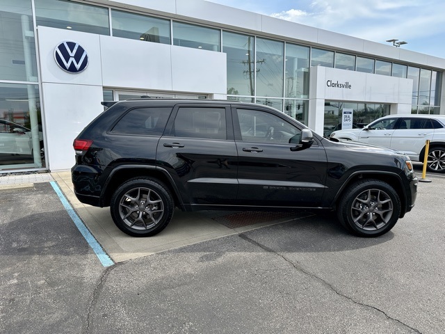 Vehicle image 3 of 38