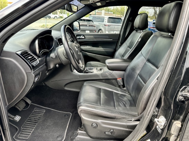 Vehicle image 13 of 38