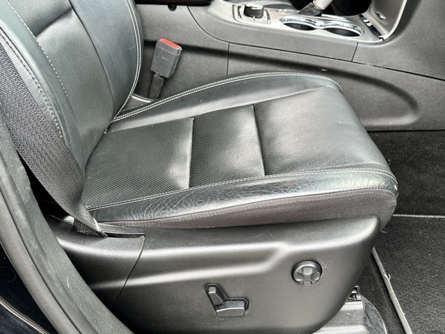 Vehicle image 26 of 38