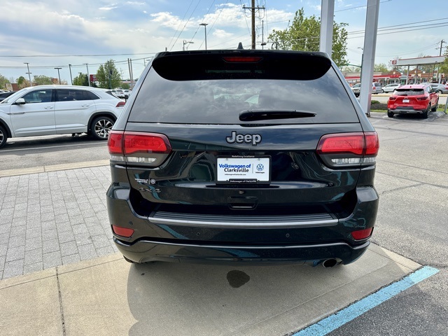 Vehicle image 8 of 38