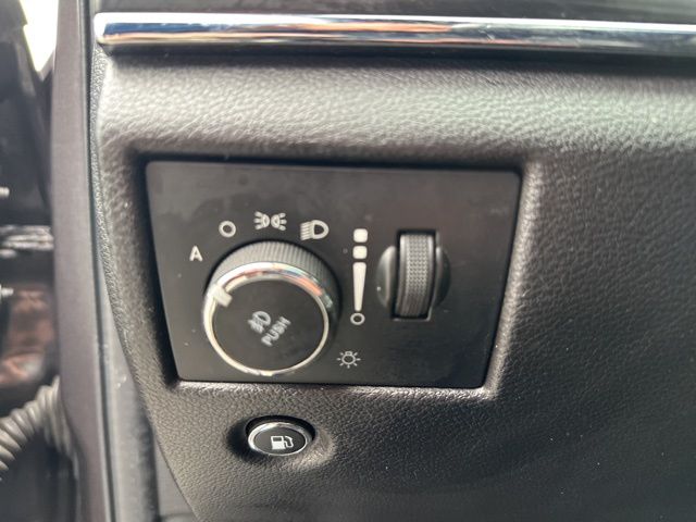 Vehicle image 27 of 41