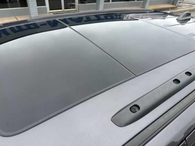 Vehicle image 11 of 41