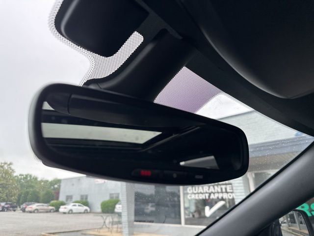 Vehicle image 31 of 41