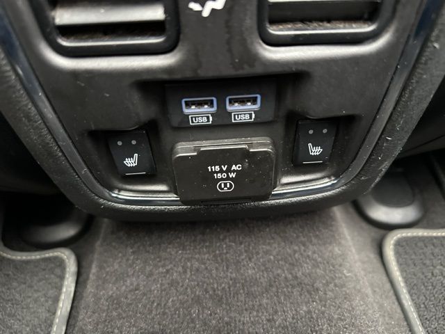 Vehicle image 18 of 41
