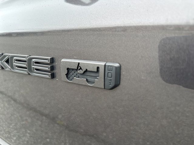 Vehicle image 8 of 41