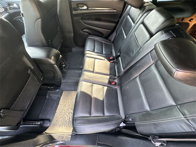 Vehicle image 15 of 33