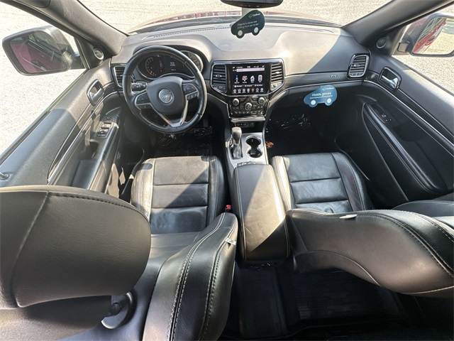 Vehicle image 17 of 33