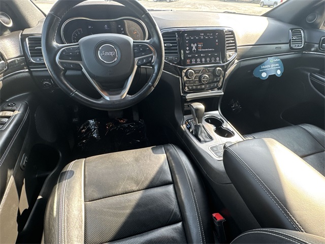 Vehicle image 18 of 33