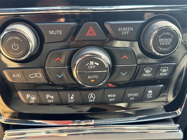 Vehicle image 24 of 33
