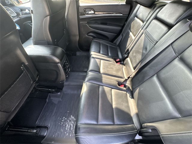 Vehicle image 13 of 33