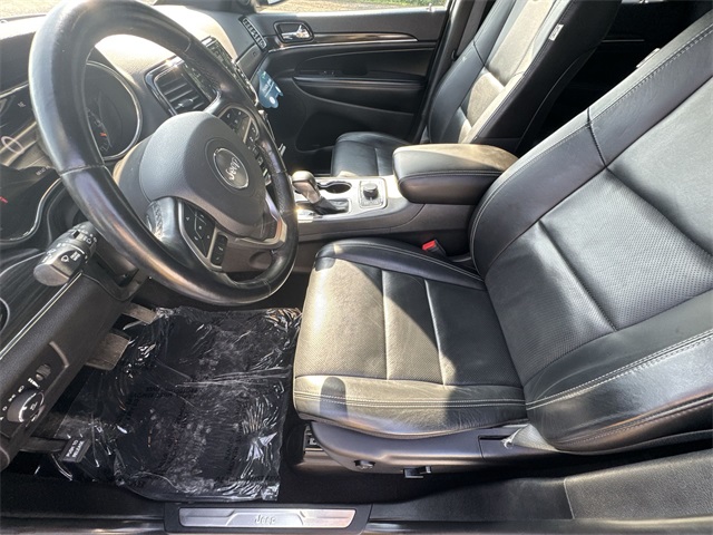Vehicle image 32 of 33