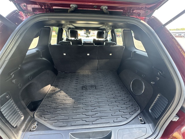 Vehicle image 12 of 33