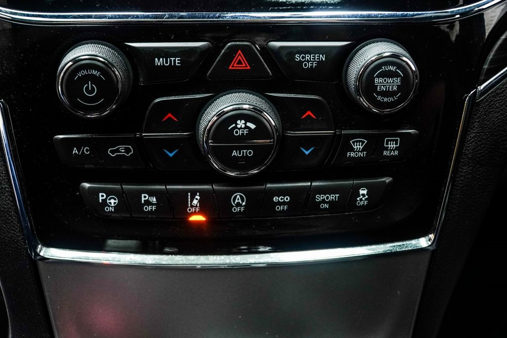 Vehicle image 20 of 39