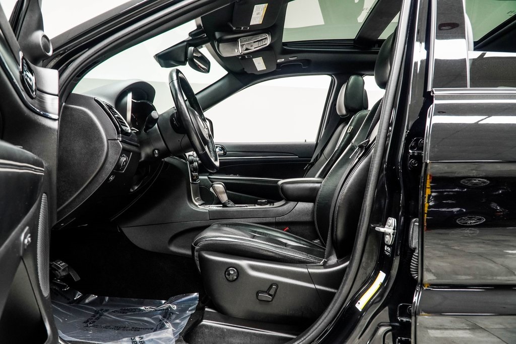 Vehicle image 34 of 39