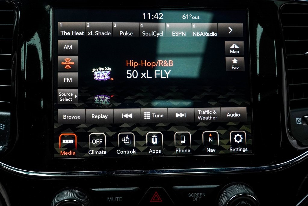 Vehicle image 22 of 39