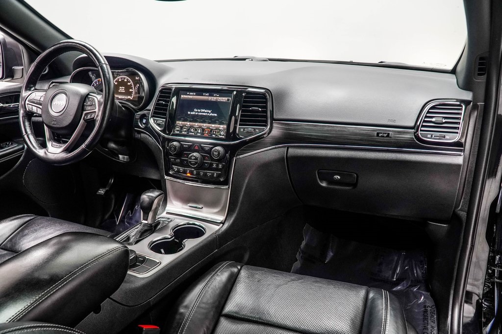 Vehicle image 16 of 39