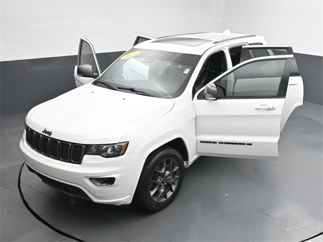 Vehicle image 4 of 36