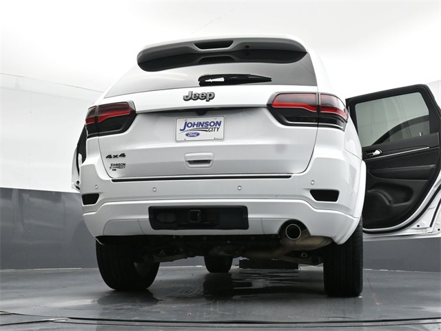 Vehicle image 21 of 36