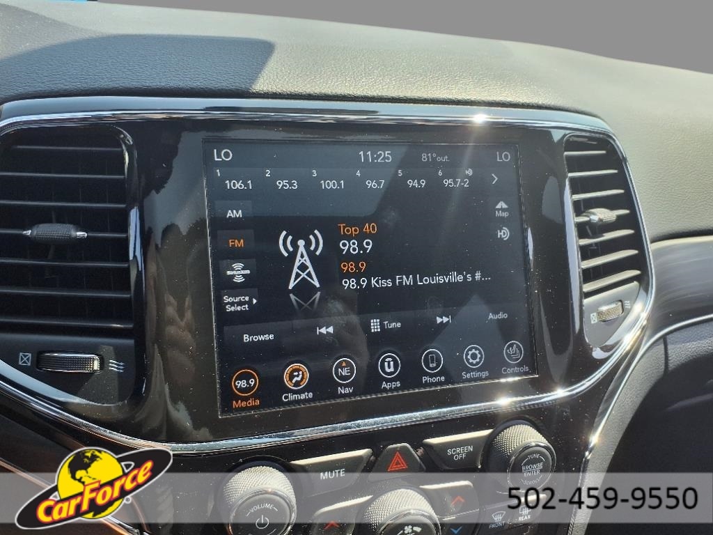 Vehicle image 19 of 31