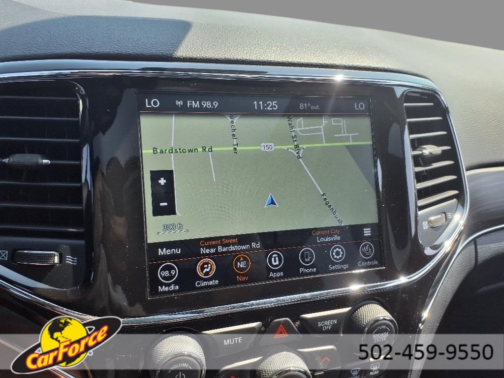 Vehicle image 18 of 31