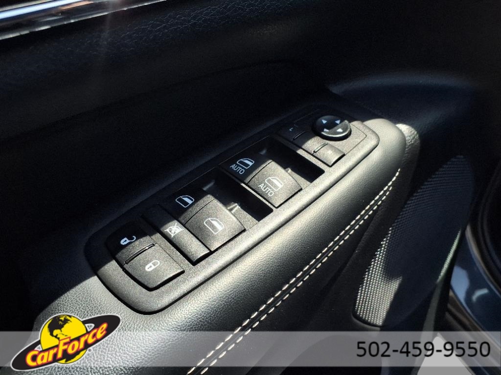 Vehicle image 30 of 31