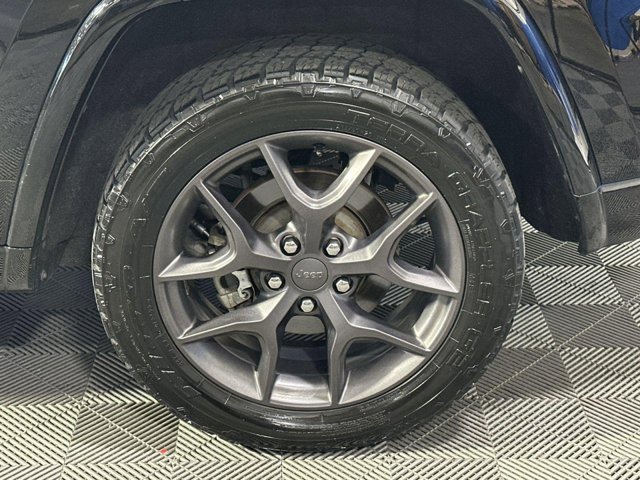 Vehicle image 9 of 41