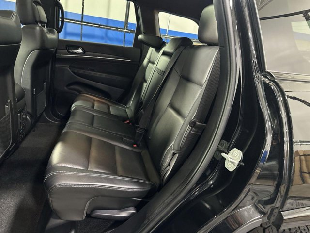 Vehicle image 31 of 41