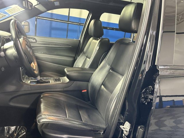 Vehicle image 10 of 41