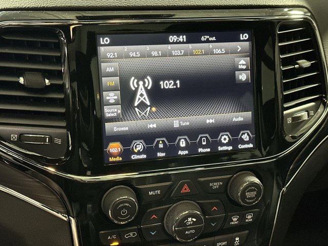 Vehicle image 20 of 41