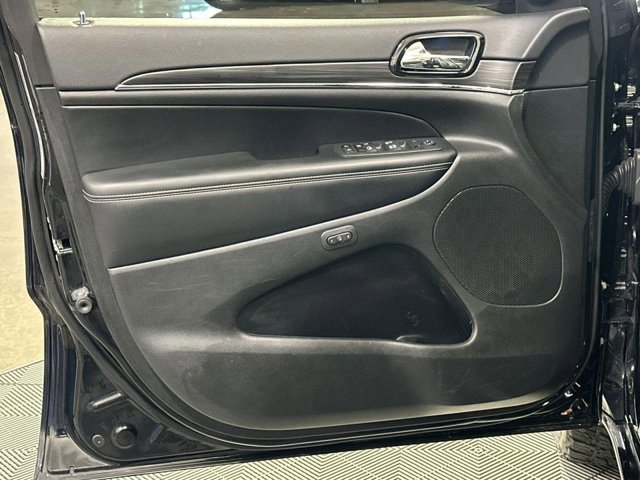 Vehicle image 12 of 41