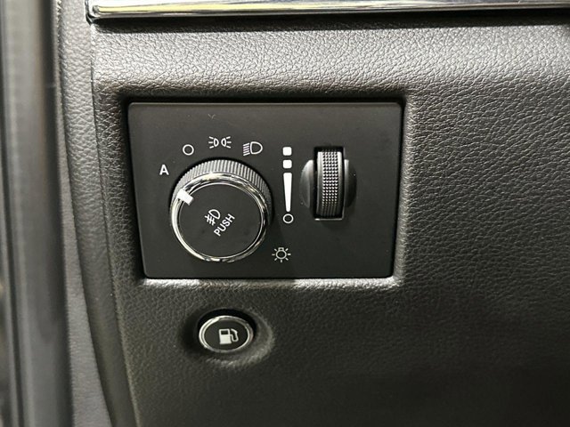 Vehicle image 15 of 41