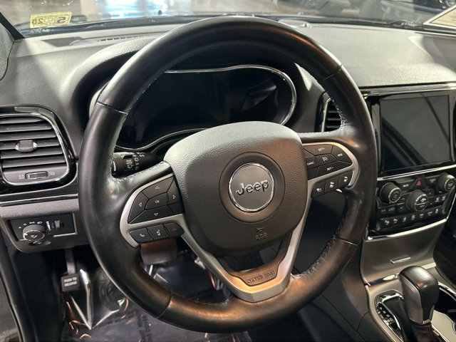 Vehicle image 16 of 41