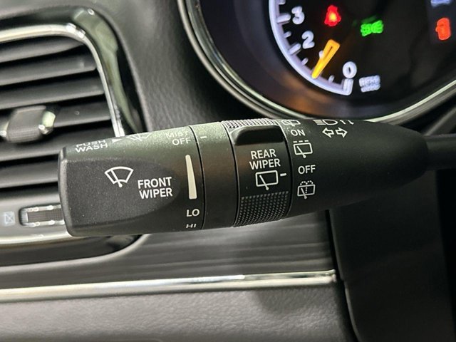 Vehicle image 27 of 41