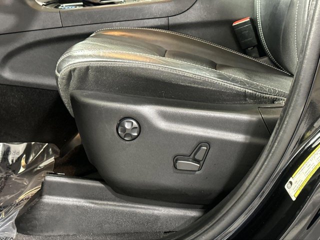 Vehicle image 11 of 41