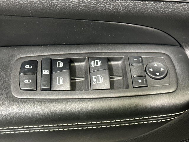 Vehicle image 13 of 41