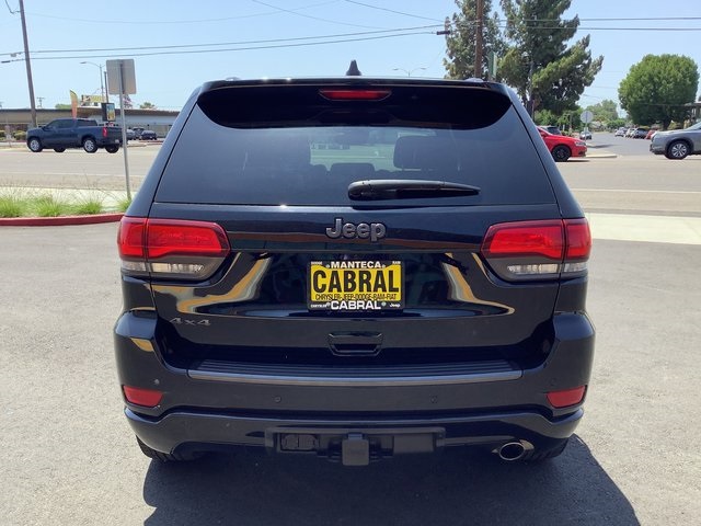 Vehicle image 28 of 42