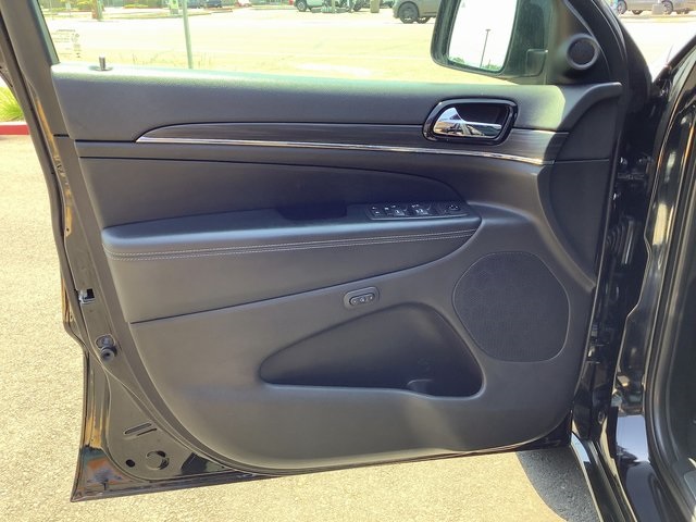 Vehicle image 11 of 42