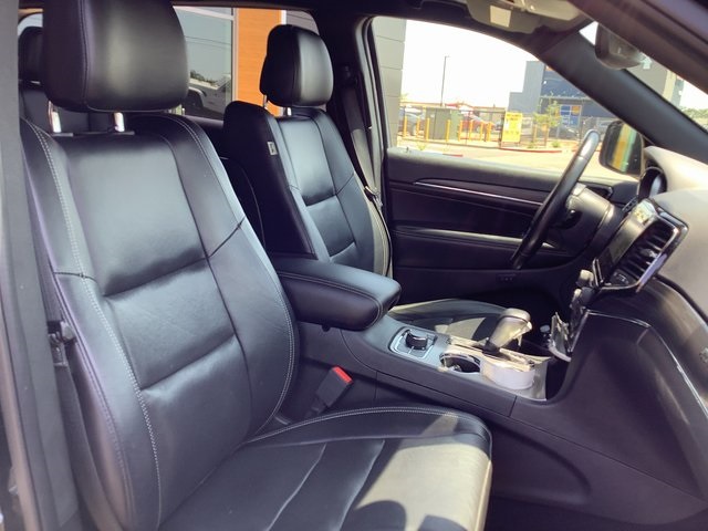 Vehicle image 36 of 42