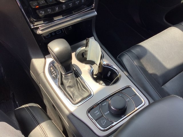 Vehicle image 20 of 42