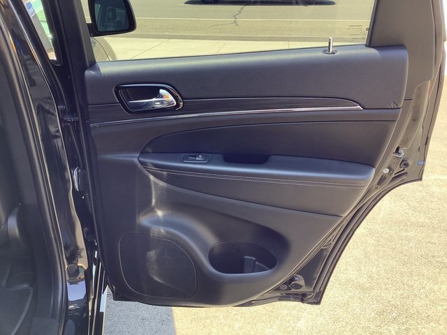 Vehicle image 34 of 42