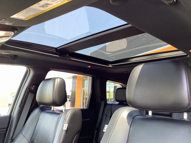 Vehicle image 23 of 42